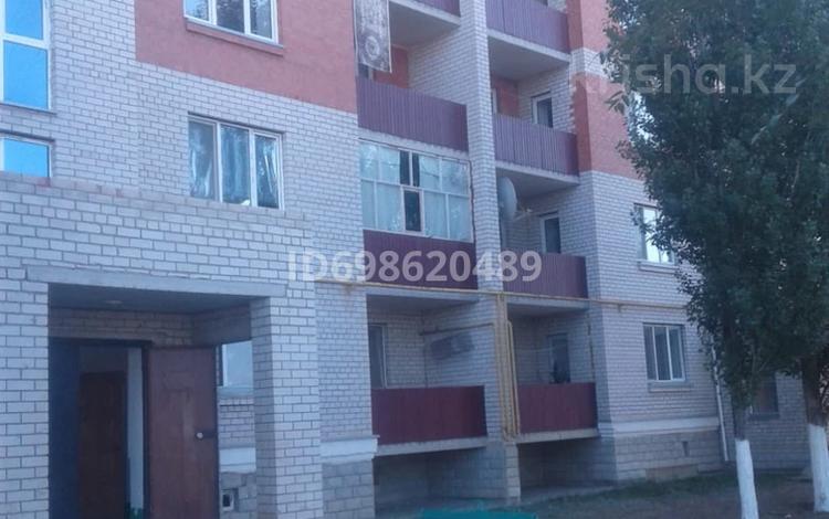 2-комнатная квартира · 72 м², Жилмассив Юго-Запад-1 623 — В районе Астаны. Рядом находится Aqtobe Mall, гипермаркет «Шебер», рынок «Табыс». за 17 млн 〒 в Актобе, жилой массив Юго-Запад-1 — фото 2