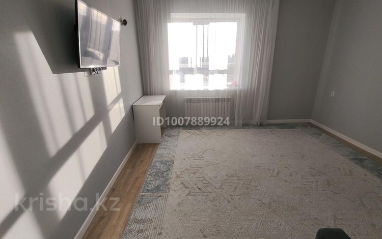 2-бөлмелі пәтер · 78 м² · 4/5 қабат, Базарбай Жуманиязова 91, бағасы: 39 млн ₸ в Уральске — фото 2