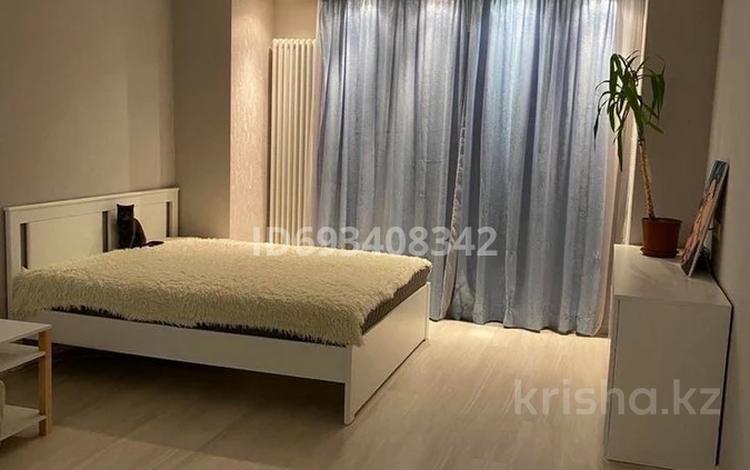 1-комнатная квартира, 105 м² посуточно, Батырбекова за 14 000 〒 в Туркестане — фото 2