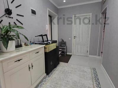 2-бөлмелі пәтер · 67 м² · 1/6 қабат, Жеңіс ш/а, бағасы: 28 млн ₸ в Уральске, мкр Женис