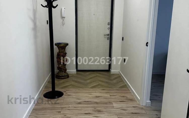2-комнатная квартира · 68.4 м² · 9/9 этаж, мкр Нурсая, проспект Елорда 6/6 за 250 000 ₸ в Атырау — фото 2