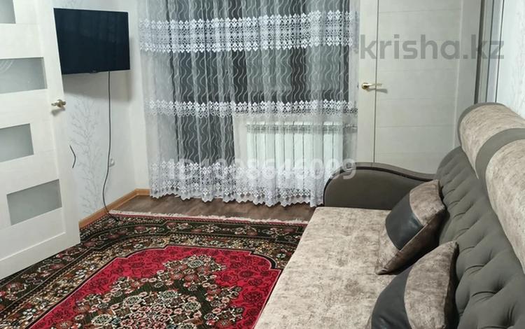 2-бөлмелі пәтер · 42 м² · 2/2 қабат, Абая 186 — ул. Кашкари пересечение проспекта Абая, бағасы: ~ 15 млн ₸ в Таразе — фото 2