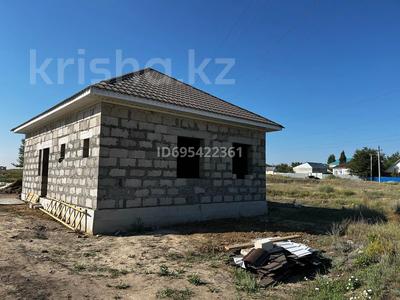 Продажа домов и дачи в Актюбинской обл.: Часть дома · 2 комнаты · 80 м² · 10 сот., Тайманова 131 в — ул. Кызылжар за 13.2 млн 〒 Часть дома · 2 комнаты · 80 м² · 10 сот., Тайманова 131 в — ул. Кызылжар за 13.2 млн 〒 в Актобе, жилой массив Юго-Запад-1