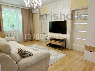 3-комнатная квартира · 50 м² · 2/5 этаж, Желтоксан 1 — Пересечение 1 мая и Лермонтова за 20 млн 〒 в Павлодаре