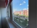 3-комнатная квартира · 74 м² · 4/6 этаж, мкр Астана 20 — Угол ул. Тауелсиздик -ул.Толе Би за 29.5 млн 〒 в Уральске — фото 7