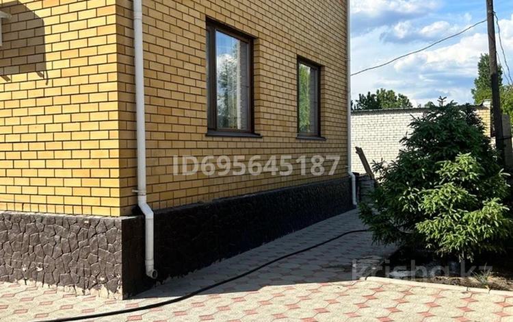 Дом • 4 комнаты • 120 м² • посуточно, 2 линия 1 в — Усть-каменагорская за 80 000 〒 в Семее — фото 2