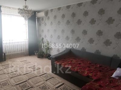 3-бөлмелі пәтер, 70 м², 5/5 қабат, мкр 8 — Хлебокомбинат, бағасы: 18 млн 〒 в Актобе, мкр 8