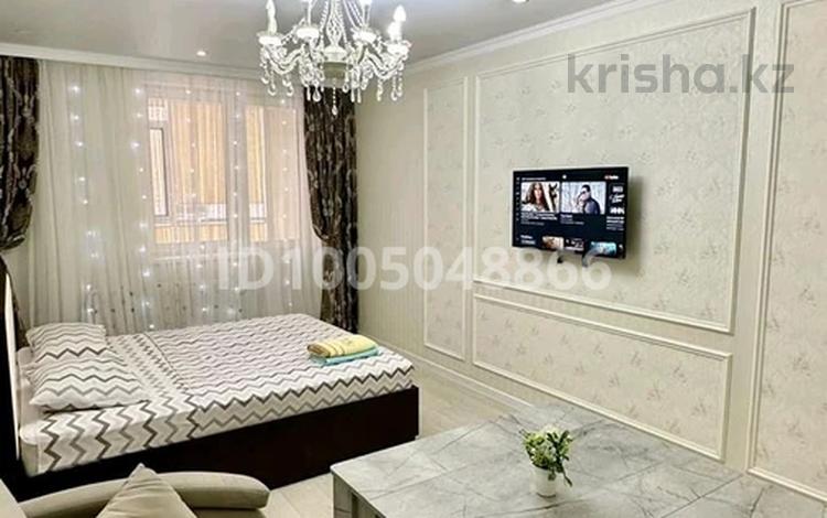 1-бөлмелі пәтер · 50 м² · 2/9 қабат, мкр. Алтын орда, Мангилик Ел 22, бағасы: 10 000 ₸ в Актобе — фото 2