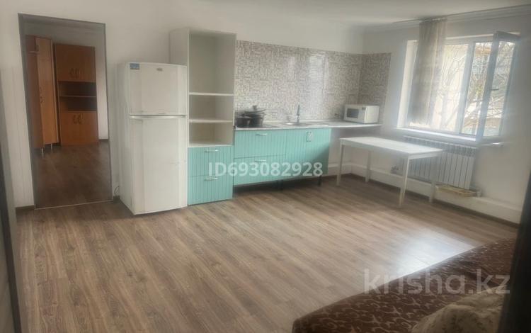 2-бөлмелі үй ай сайын, 75 м², 1 сот., 2 братская 13, бағасы: 150 000 〒 в Алматы, Алатауский р-н — фото 2