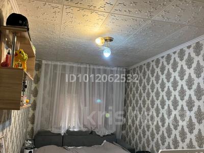 2-комнатная квартира · 45 м² · 1/5 этаж, 11-й микрорайон, 11-й микрорайон — Супермаркет Магнум за 150 000 〒 в Шымкенте, Енбекшинский р-н