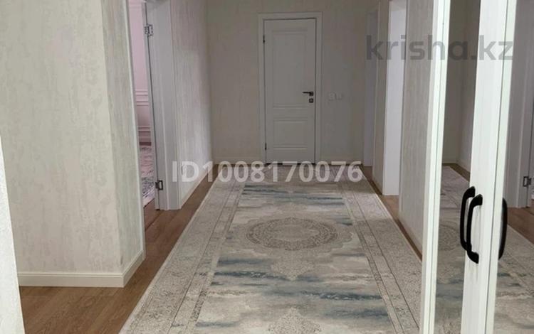 3-комнатная квартира · 110 м² · 4/9 этаж, мкр Нурсая, Таумуш Жумагалиев 15 за 47 млн ₸ в Атырау — фото 2