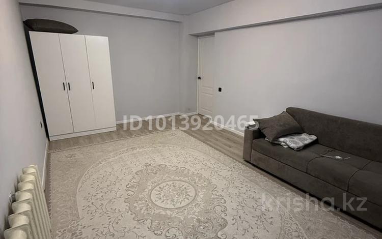 1-комнатная квартира · 35 м² · 1/5 этаж, Радостовец 152/11 — Розбакиева Жандосова за 220 000 ₸ в Алматы, Бостандыкский р-н — фото 2