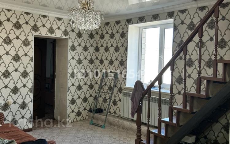 Жеке үй · 6 бөлме · 200 м² · 10 жүзд., Тепличная 8 — Арай балабақшасының қасындағы көшенің соныңда, бағасы: 30 млн ₸ в Актобе, жилой массив Курайлы — фото 2