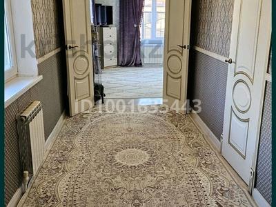 Продажа домов и дачи в Актюбинской обл.: Отдельный дом · 4 комнаты · 100 м² · 3 сот., Жанкожа батыра — Кунаева за 28.5 млн 〒 Отдельный дом · 4 комнаты · 100 м² · 3 сот., Жанкожа батыра — Кунаева за 28.5 млн 〒 в Актобе, мкр. Курмыш