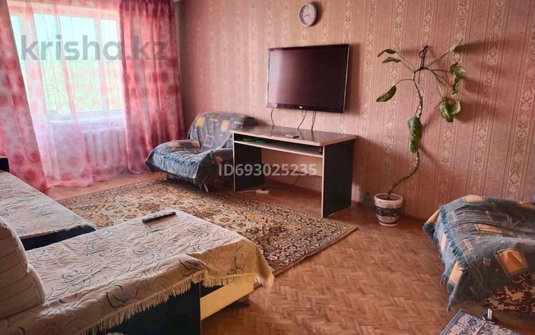 2-комнатная квартира, 43 м², 4/5 этаж посуточно, Казахстанская 143 — Жансугурова за 8 000 〒 в Талдыкоргане — фото 2