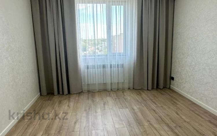 2-бөлмелі пәтер · 71 м² · 6/9 қабат, Алии Молдагуловой, бағасы: 39.5 млн ₸ в Уральске — фото 2