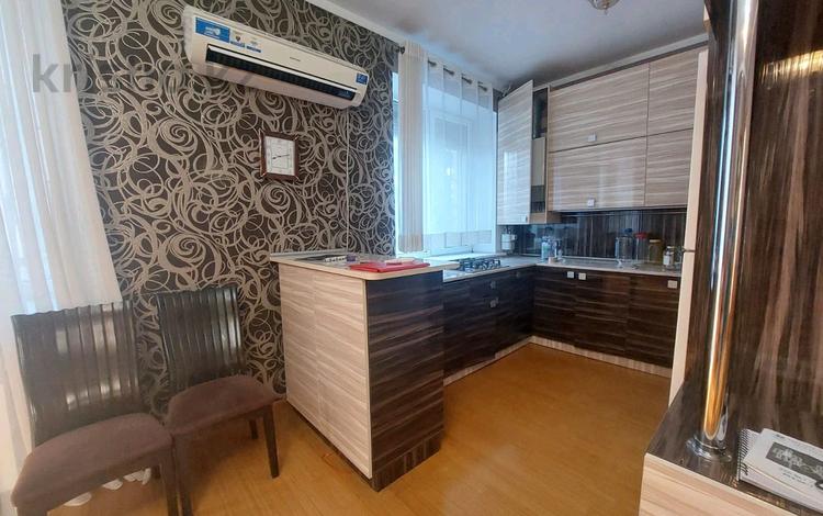 3-бөлмелі пәтер, 70 м², 2/5 қабат ай сайын, Аскаровв 9 — Республика, бағасы: 200 000 〒 в Шымкенте — фото 3