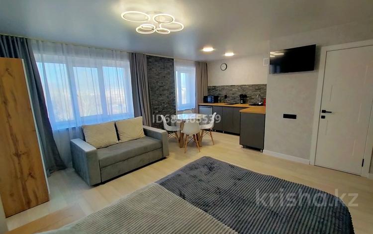 1-бөлмелі пәтер, 32 м², 5/9 қабат тәулігіне, Потанина 41, бағасы: 13 000 〒 в Усть-Каменогорске, Ульбинский — фото 2