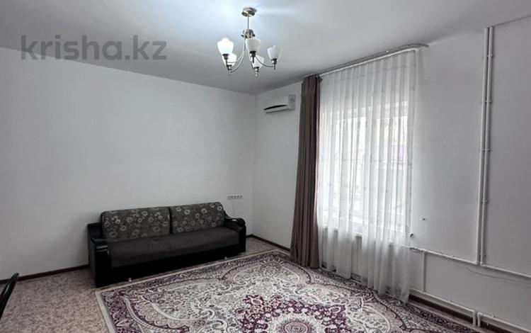 2-бөлмелі пәтер · 50 м² · 1/4 қабат, Жарбосынова 84/2 — Академика Жарбосынова, бағасы: 3 000 ₸ в Атырау, мкр Авангард-4 — фото 2