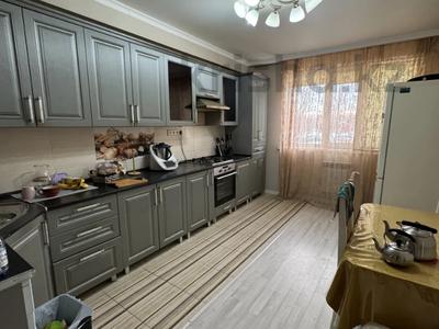 3-бөлмелі пәтер · 133 м² · 1/5 қабат, Богенбай батыра, бағасы: 40 млн ₸ в Актобе