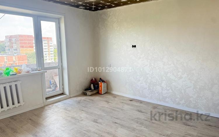 1-бөлмелі пәтер · 36 м² · 8/9 қабат, мкр Юго-Восток, мкр Степной 2 1, бағасы: 15 млн ₸ в Караганде, Казыбек би р-н — фото 2