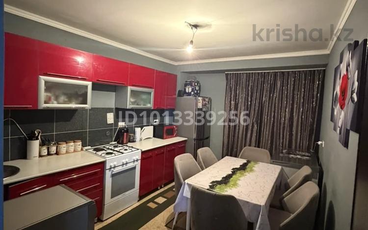 3-комнатная квартира · 67 м² · 1/9 этаж, Титова 128А — (Бозтаева 128А) за 21 млн ₸ в Семее — фото 2
