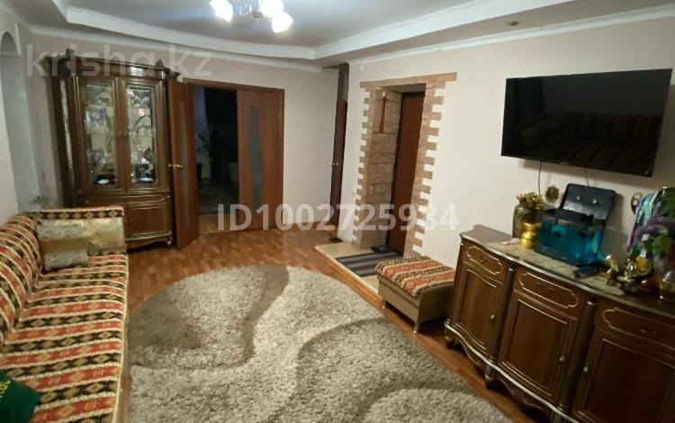 4-комнатная квартира · 172 м² · 4/5 этаж, мкр СМП 136, СМП 136 8 8 за 20 млн ₸ в Атырау — фото 7