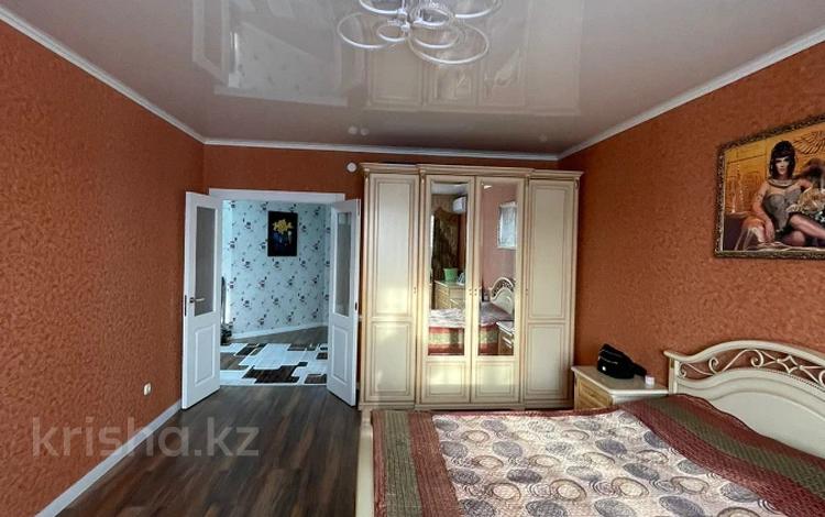 2-комнатная квартира, 74.3 м², 2/9 этаж, О. Козыбаева 153 за 41 млн 〒 в Костанае — фото 2