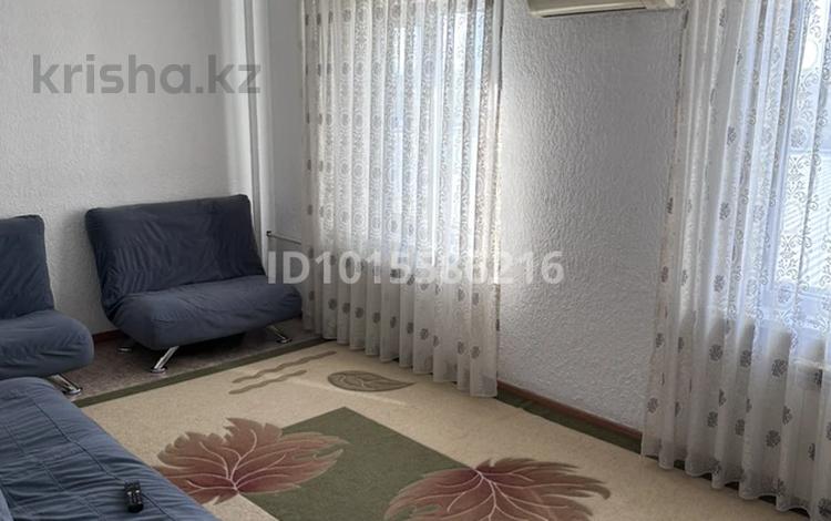 3-комнатная квартира · 60 м² · 3/5 этаж, мкр №4 27А — Рынок Сары Арка за 400 000 ₸ в Алматы, Ауэзовский р-н — фото 2