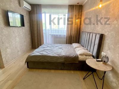 Тәулігіне пәтерлер в Костанайской обл.: 1-бөлмелі пәтер · 32 м² · 3/5 қабат, Темирбаева 15 — Ж/Д вокзал, Аль-Фараби-Темирбаева, бағасы: 11 000 〒 1-бөлмелі пәтер · 32 м² · 3/5 қабат, Темирбаева 15 — Ж/Д вокзал, Аль-Фараби-Темирбаева, бағасы: 11 000 〒 в Костанае