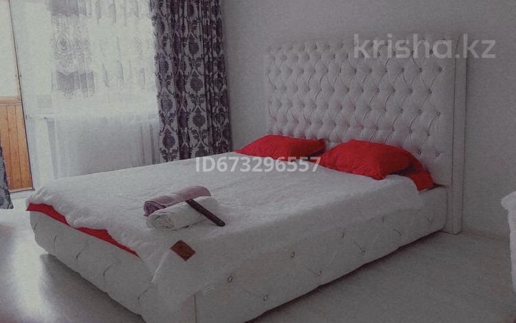1-комнатная квартира, 32 м², 4/5 этаж по часам, Бухар жырау 77 за 1 000 〒 в Караганде, Казыбек би р-н — фото 2
