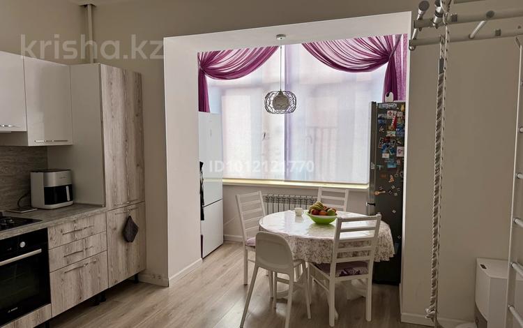 3-бөлмелі пәтер · 105 м² · 5/8 қабат, мкр Нурсая, Султанахмет Кожыков 4Д, бағасы: 450 000 ₸ в Атырау — фото 2