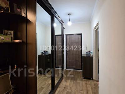 2-комнатная квартира · 63 м² · 8/9 этаж, мкр Аксай-1А, Мкр. Аксай-1А 34 за 33 млн ₸ в Алматы, Ауэзовский р-н