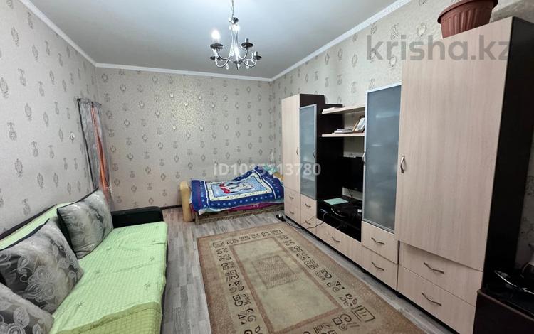1-комнатная квартира · 45 м² · 3/5 этаж, мкр Айнабулак-4 за 170 000 ₸ в Алматы, Жетысуский р-н — фото 2