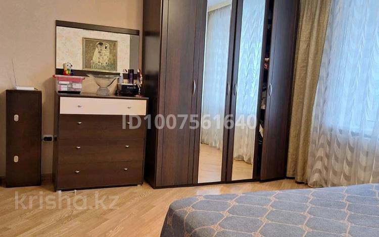 5-комнатная квартира · 93 м² · 8/9 этаж, Голубые пруды 12 за 32 млн 〒 в Караганде — фото 22