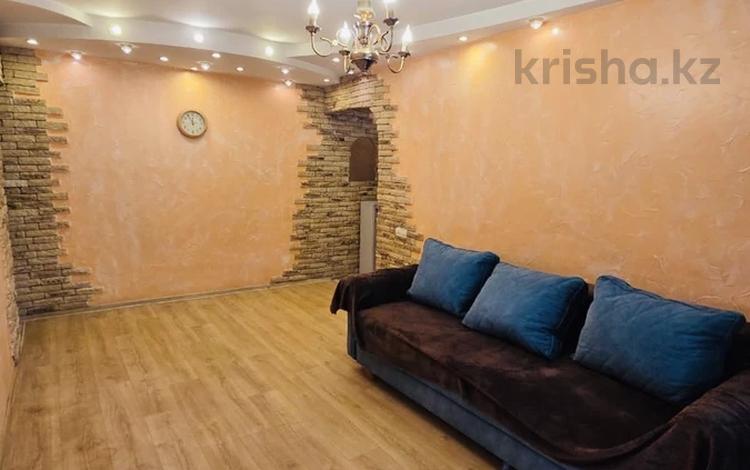 3-бөлмелі пәтер · 60 м² · 2/4 қабат, мкр №5 41, бағасы: 300 000 ₸ в Алматы, Ауэзовский р-н — фото 2