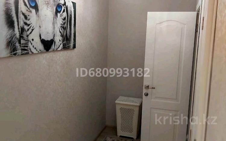 1-комнатная квартира, 46 м² посуточно, Каныша Сатпаева 55/10 за 11 000 〒 в Усть-Каменогорске — фото 2