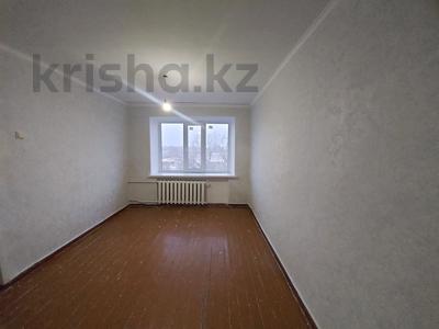3-комнатная квартира · 50 м² · 5/5 этаж, Жангир Хана 18/1 за 100 000 〒 в Уральске