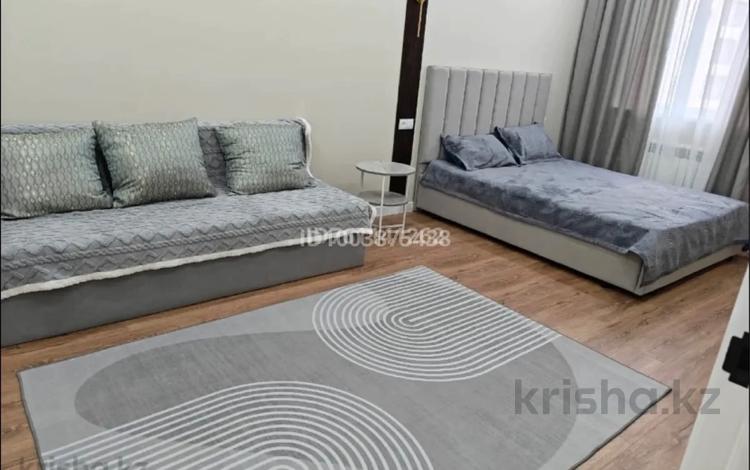 1-комнатная квартира · 56 м² · 3/7 этаж, 20-й мкр 16-17 за 10 000 ₸ в Актау — фото 6