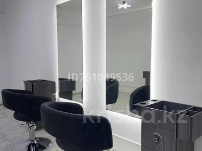 Дүкендер мен бутиктер, сұлулық салондары · 35 м², бағасы: 150 000 ₸ в Атырау, мкр. Алмагуль