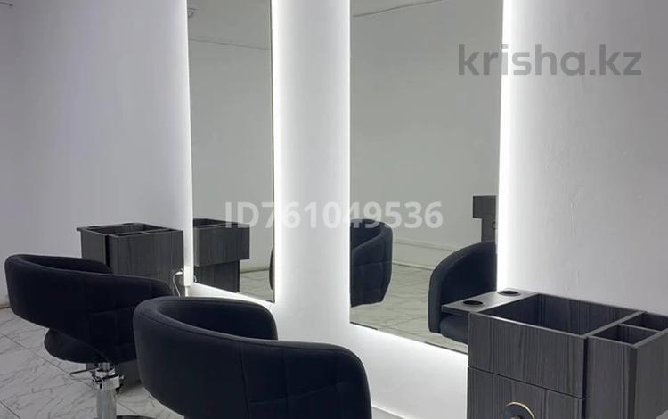 Дүкендер мен бутиктер, сұлулық салондары · 35 м², бағасы: 150 000 ₸ в Атырау, мкр. Алмагуль — фото 2