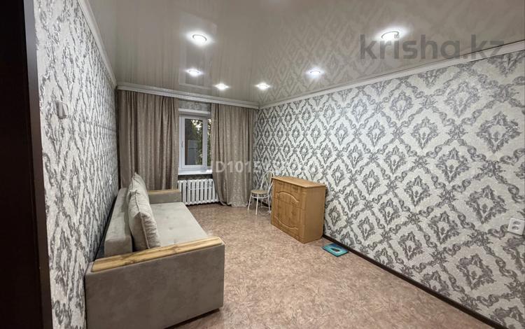 1-комнатная квартира · 30 м² · 1/5 этаж, 35 квартал 23 за 140 000 ₸ в Семее — фото 2