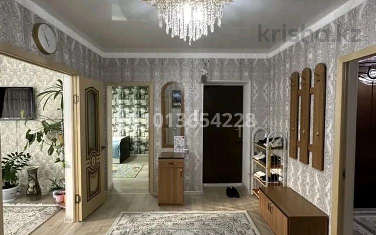3-бөлмелі пәтер · 77 м² · 4/5 қабат, Мкр Сырдарья 8, бағасы: 200 000 ₸ в  — фото 2