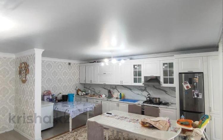 3-комнатная квартира · 93 м² · 6/7 этаж, мкр. Алтын орда за 35.7 млн ₸ в Актобе — фото 2