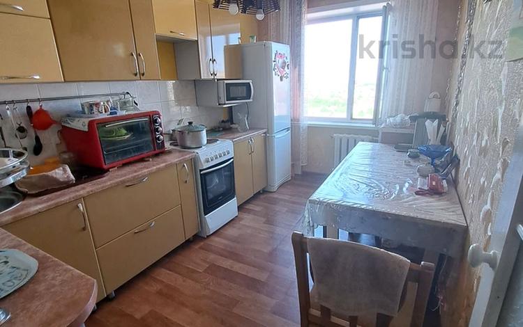 4-комнатная квартира, 92 м², 10/10 этаж, 8 микрорайон 96 за 19.8 млн 〒 в Темиртау — фото 4