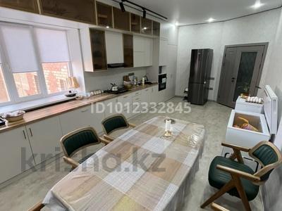 3-бөлмелі пәтер · 137.1 м² · 3/5 қабат, Алтын орда ш.а. 228В, бағасы: 50 млн ₸ в Актобе, мкр Авиатор