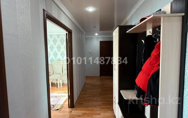 3-комнатная квартира · 64 м², Майкудук, Мкр Восток-1 2 за 21 млн ₸ в Караганде, Алихана Бокейханова р-н — фото 2