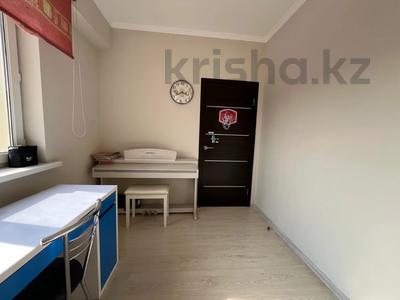 4-комнатная квартира · 110 м² · 5/12 этаж, Толе би 298/1 за 65 млн 〒 в Алматы, Ауэзовский р-н