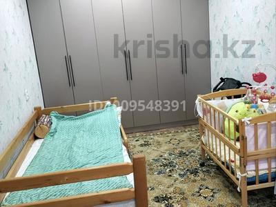 2-бөлмелі пәтер · 45.9 м² · 4/5 қабат, Момышулы 19 — Космо, бағасы: 8 млн ₸ в Темиртау