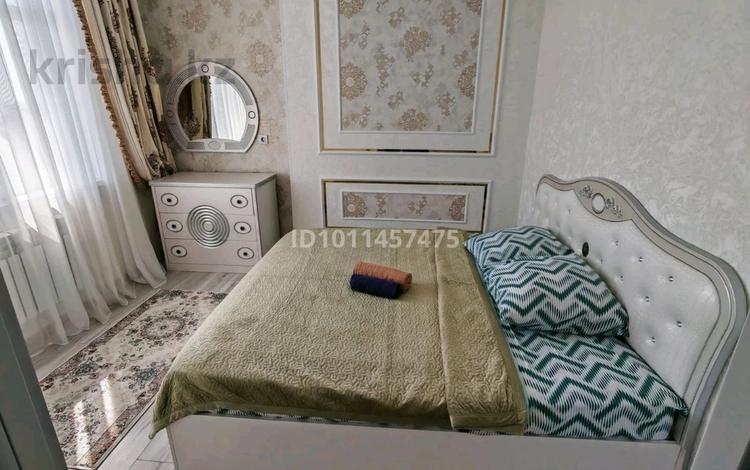2-комнатная квартира · 65 м² · 9/10 этаж, 17-й мкр 24/1 — Ресто бар супермаркеты магазины аптека за 18 000 ₸ в Актау — фото 7